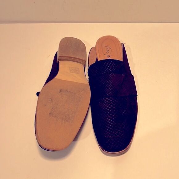 Free People black snakeskin patterned suede leather mules - Picture 3 of 4
